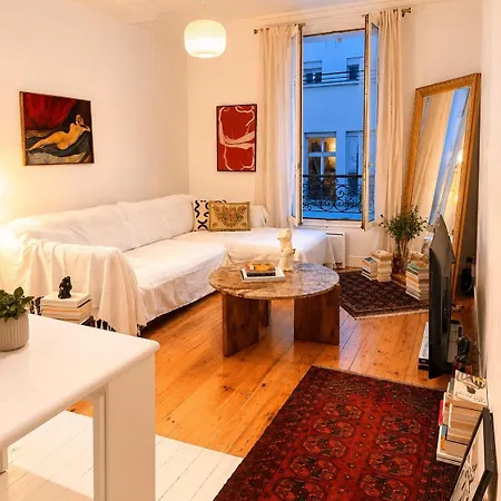 Charming 9th Arrondissement *